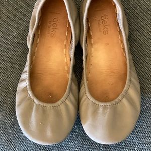 Tieks Tan Ballet Flats